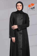 عبايات بأزرار جانبية أنيقة