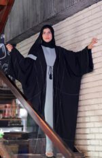 عبايات سوداء خليجيه