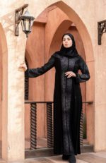 عبايات سوداء للبنات