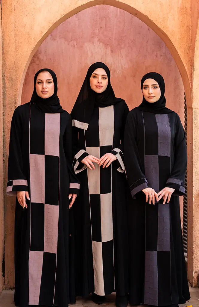 العباية الخليجية السوداء