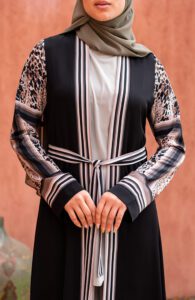 عبايات طويلة أنثوية