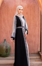 عبايات سوداء مصرية