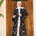 عبايات الخروج السوداء
