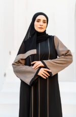 عبايات سمراء خروج