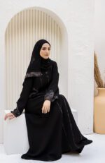 عبايات خروج سوداء شيك