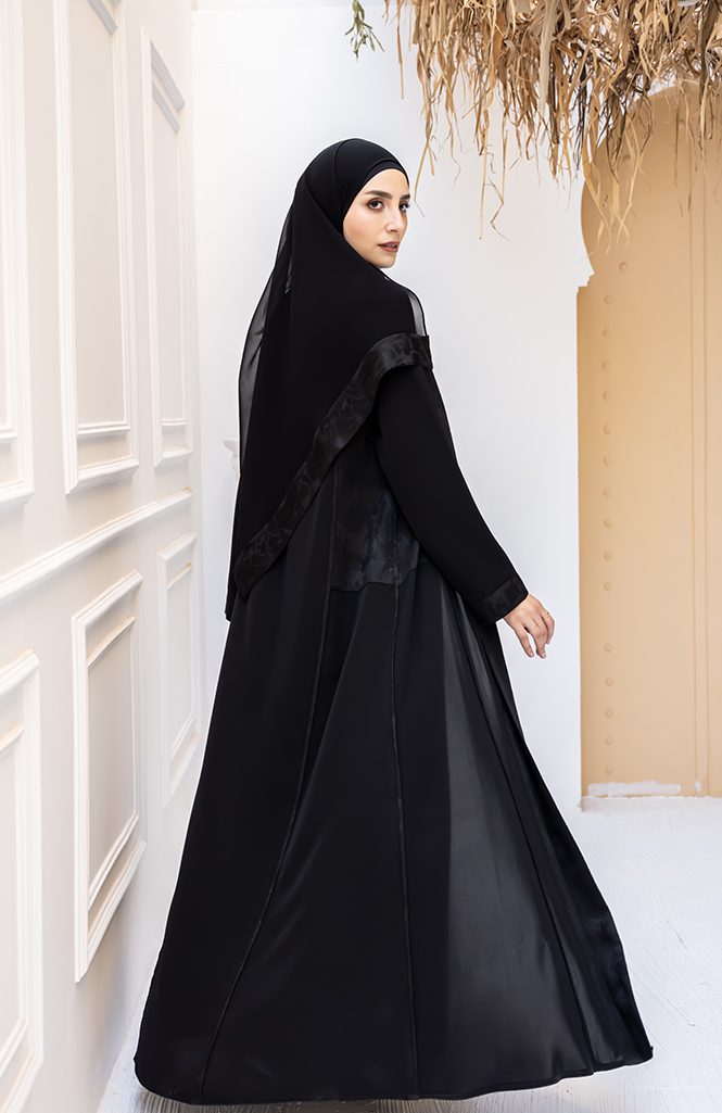 عباية خليجي سوداء