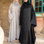 عبايات بألوان ترابية