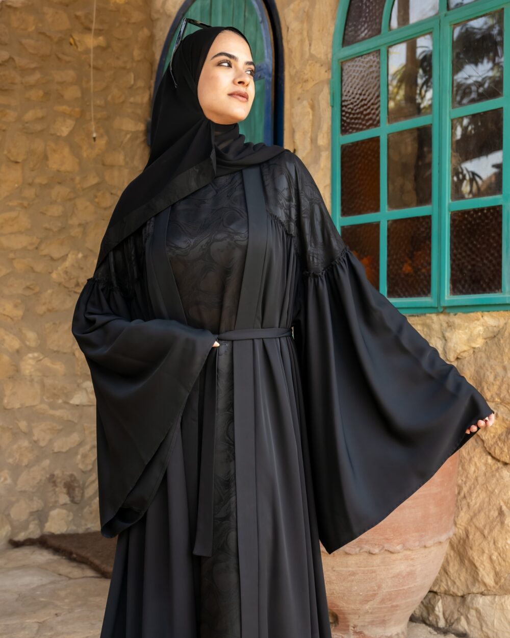 أنواع العبايات السواريه