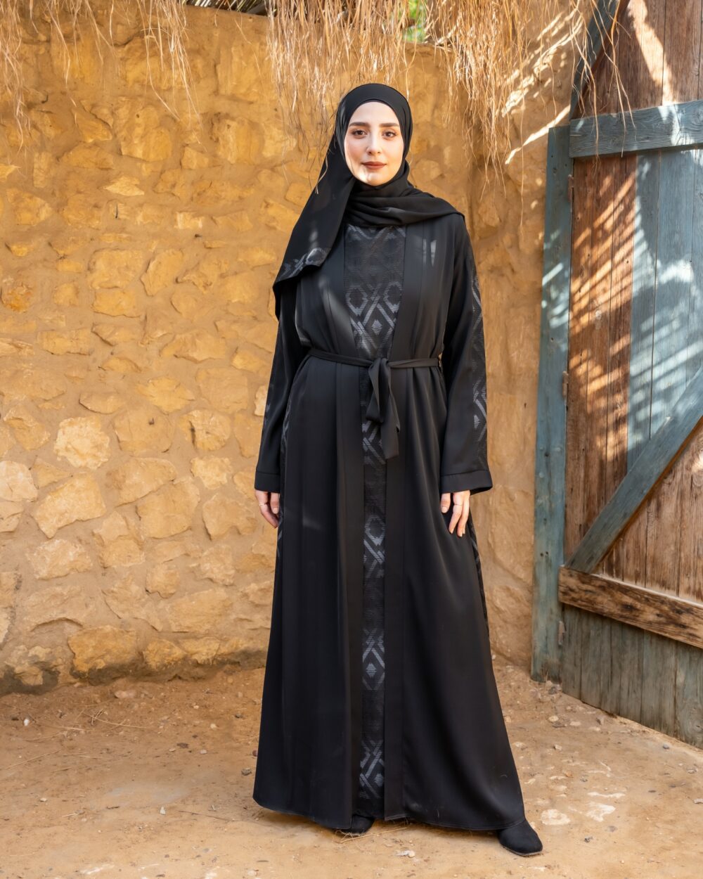 عبايات خليجية سوداء للمحجبات