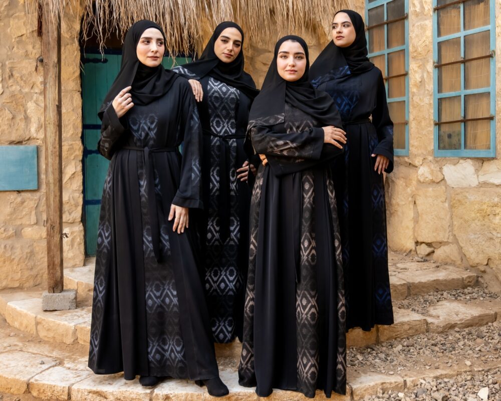 عبايات خليجية راقية سوداء
