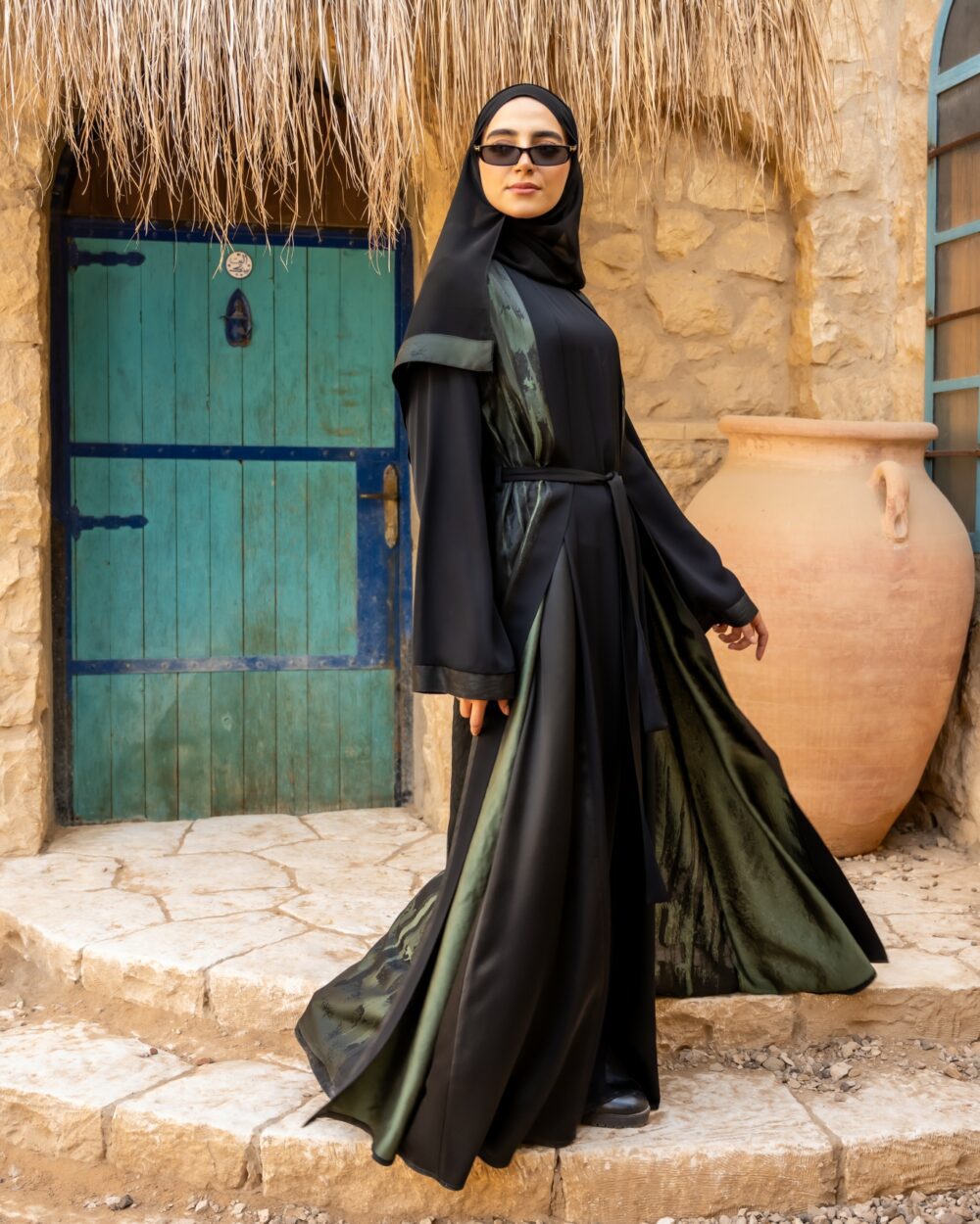 عبايات سوداء فخمة للمناسبات للبنات