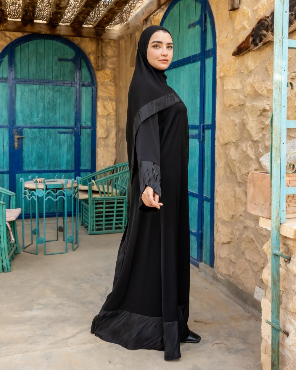 عبايات أنثوية جذابة