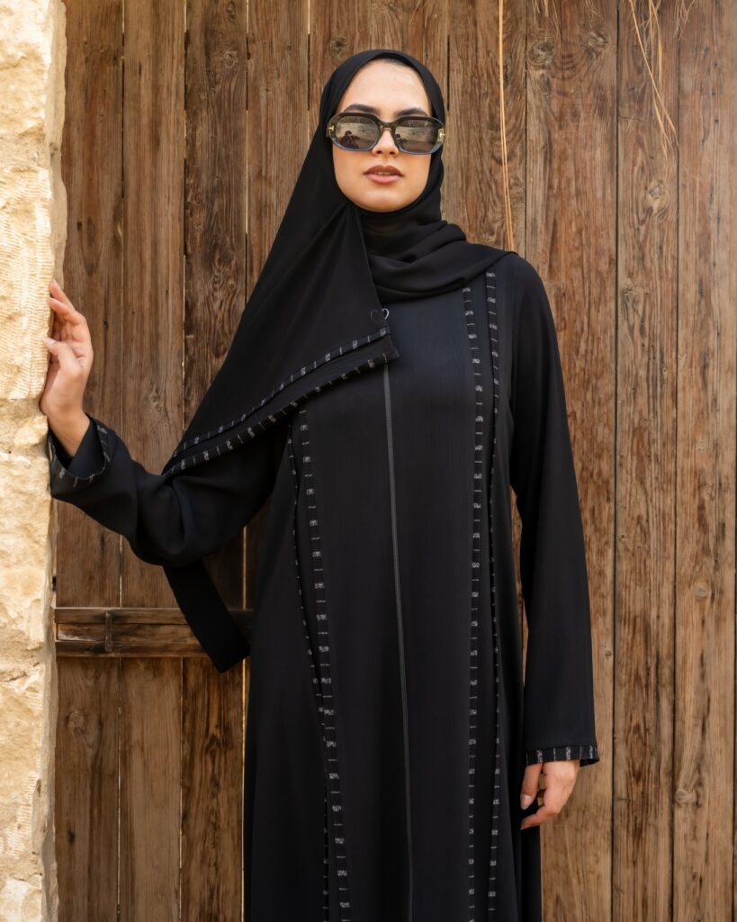عبايات أنيقة للسهرات