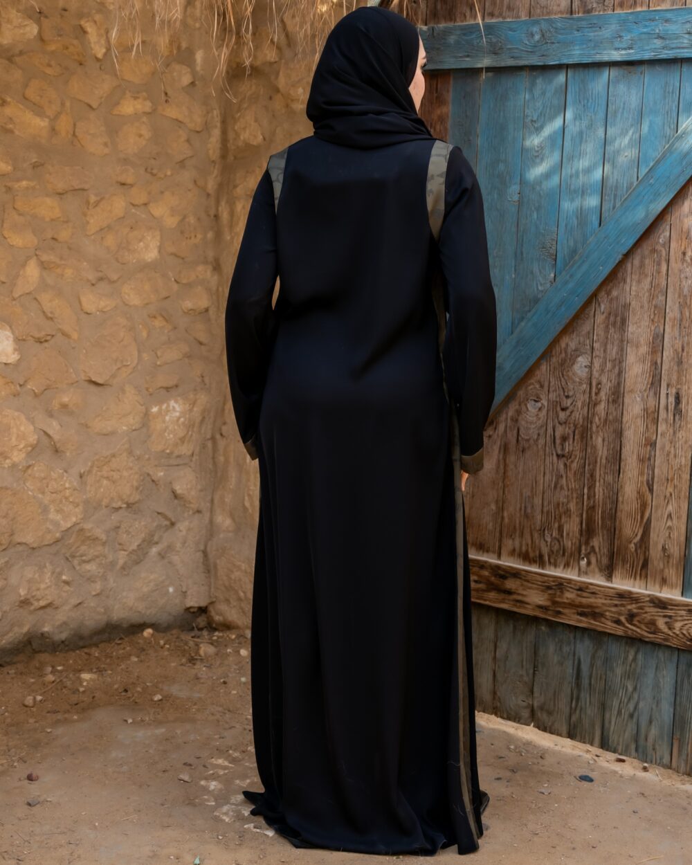 عبايات سوداء شيك للبنات