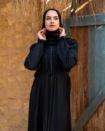 عبايات بألوان ترابية