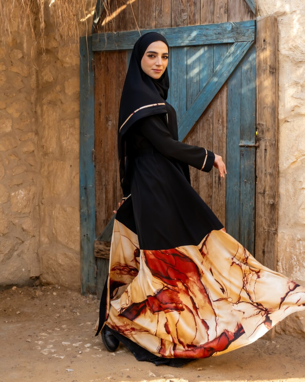 عبايات خليجية مطرزة للبنات