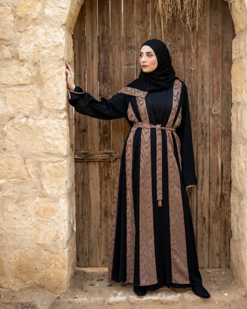 عبايات سوداء فخمة للمناسبات للبنات