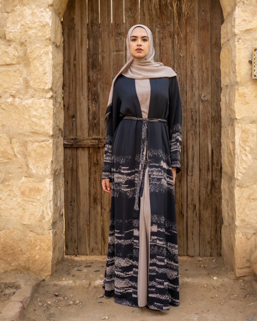 عبايات خليجية راقية سوداء بناتي