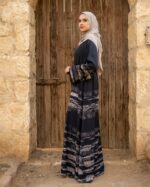 عبايات خروج سوداء شيك