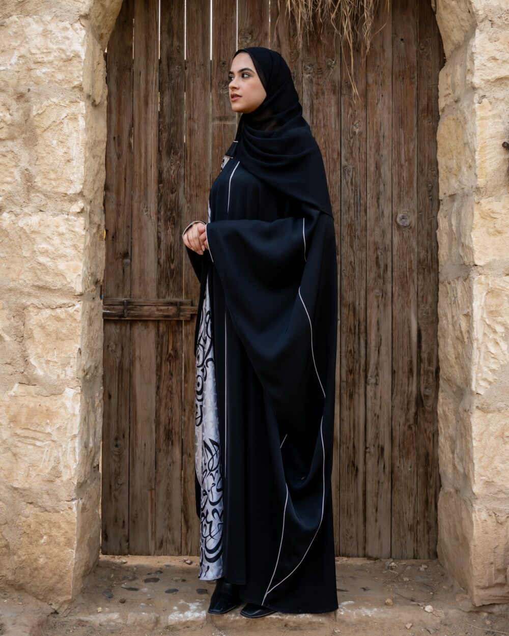 افضل عبايات خليجية سوداء فخمة للبنات