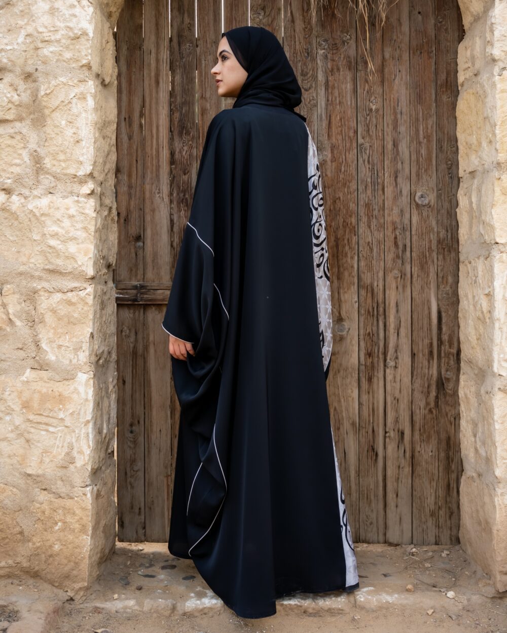 انواع عبايات خروج سوداء شيك بناتي