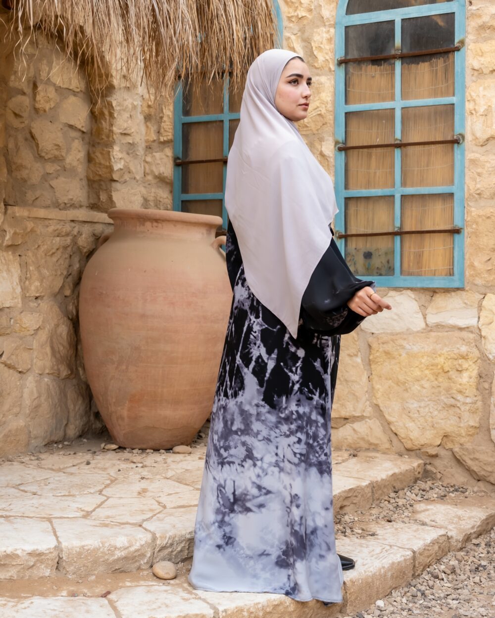 عبايات سمراء شيك