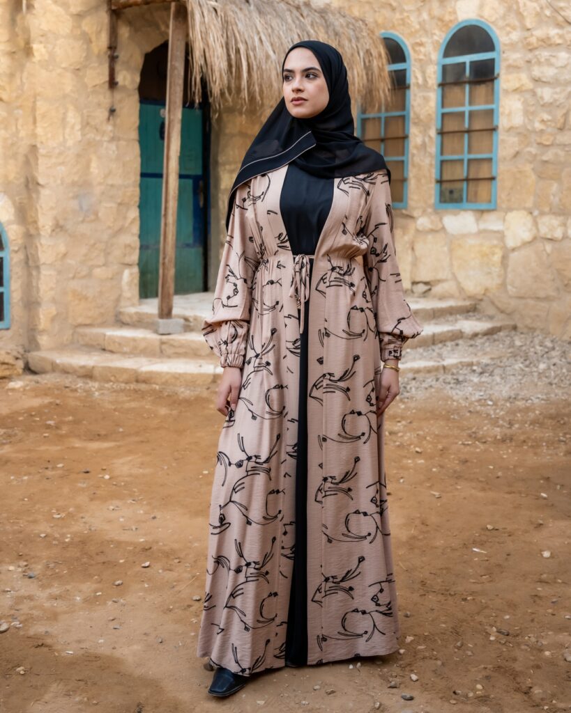 عبايات خليجية مطرزة للبنات