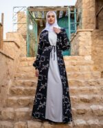 عبايات ناعمة بنقوش