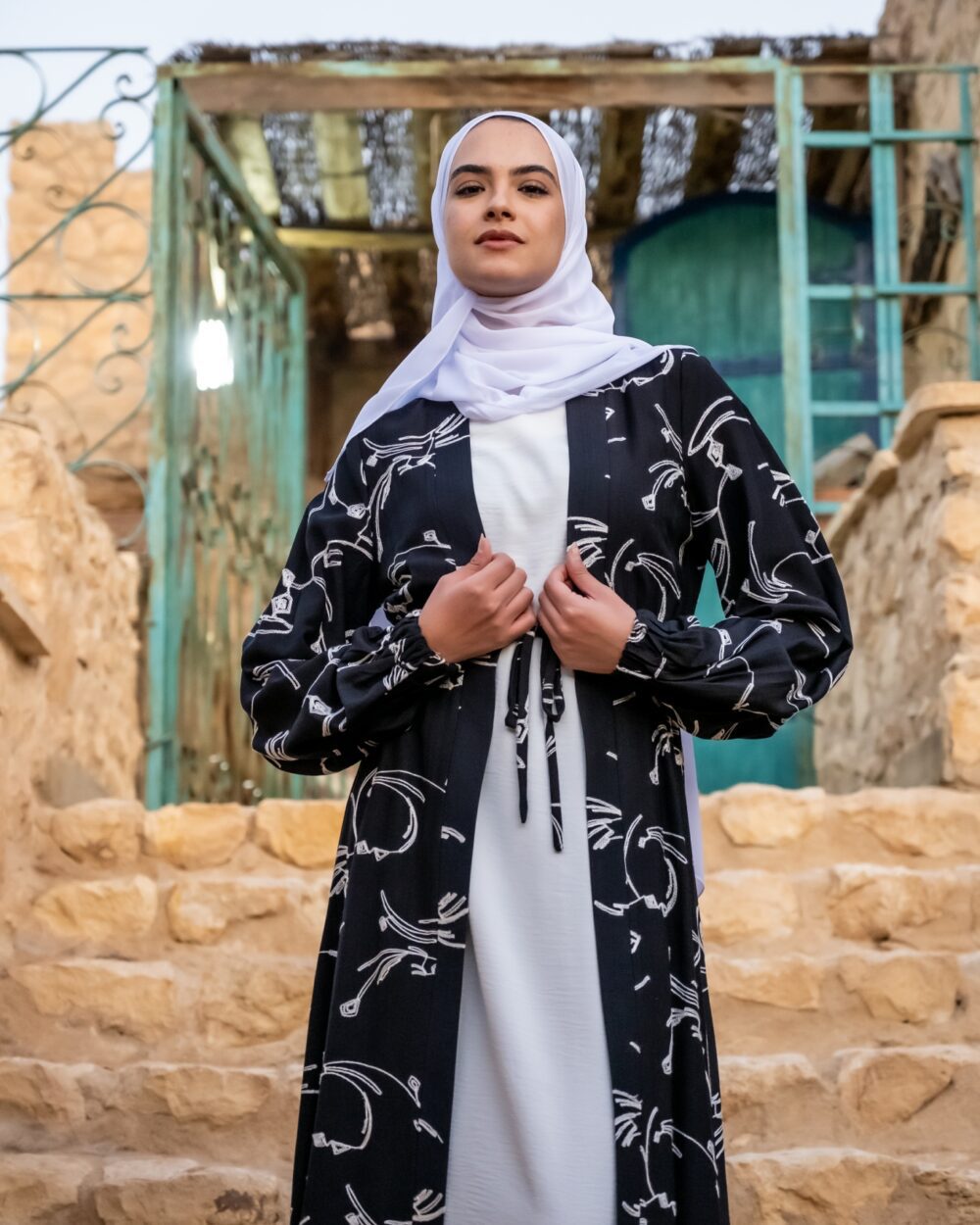 عبايات خليجية مطرزة للبنات