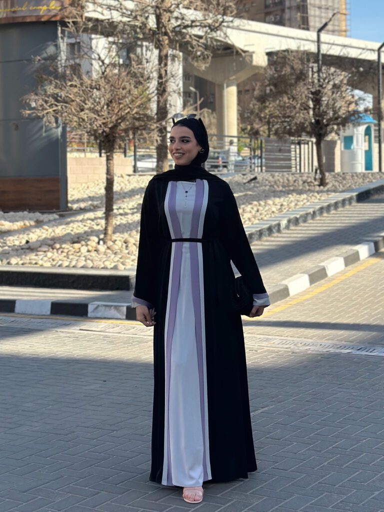 عبايات سوداء شيك للبنات
