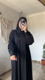 عبايات سوداء للمحجبات
