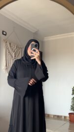 عبايات سوداء شيك للبنات