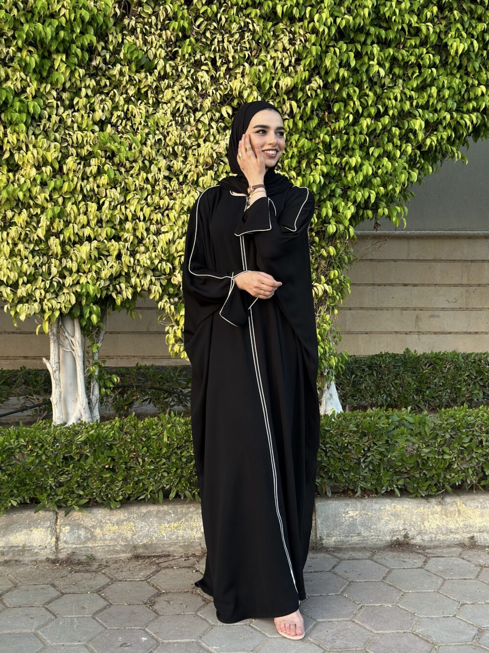 عبايات خروج سوداء شيك