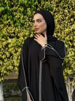 عبايات سوداء خروج