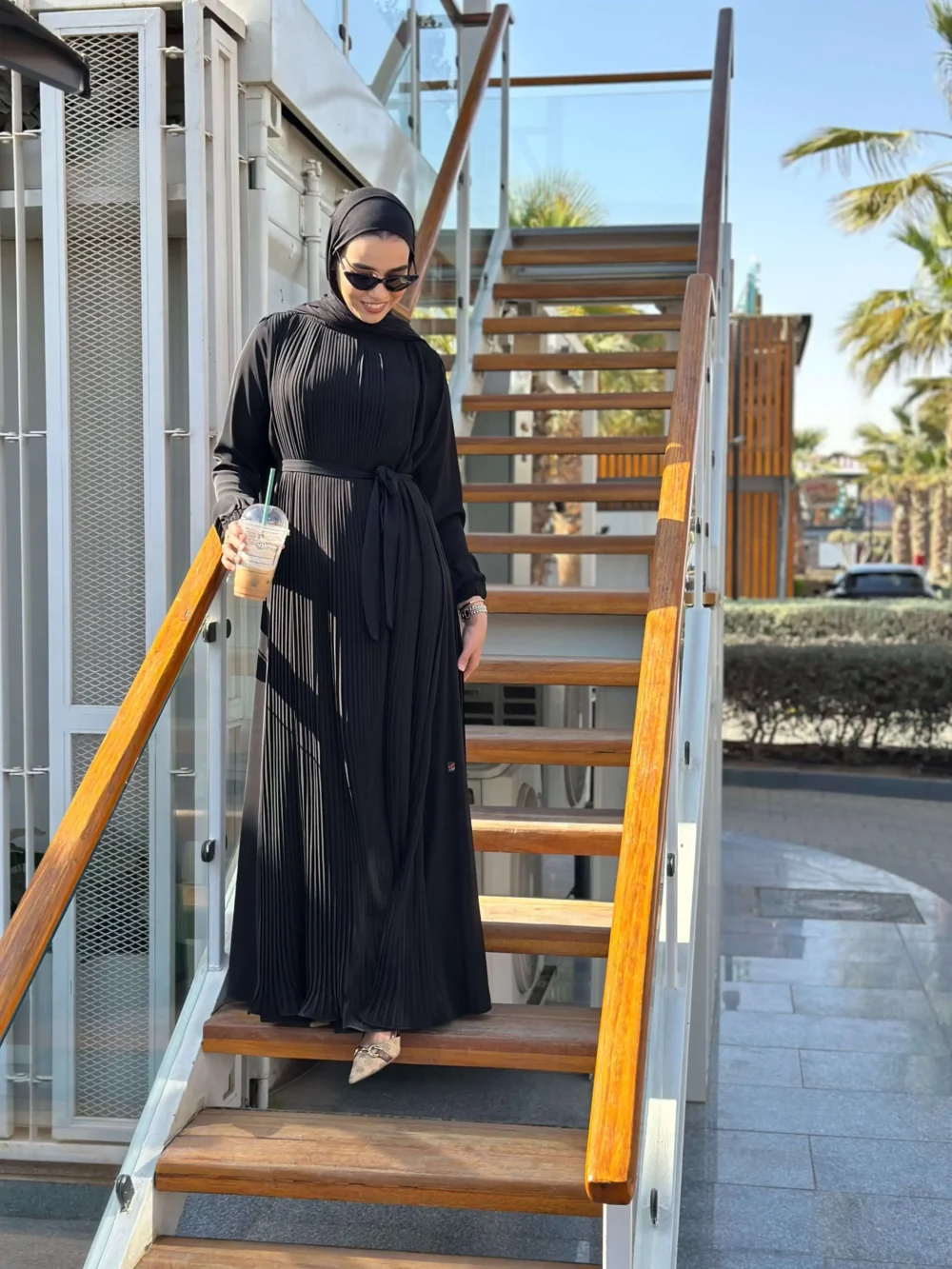 عبايات خروج سوداء شيك 2025