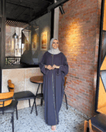 عبايات محتشمة جذابة