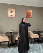 عبايات طابع كلاسيكي