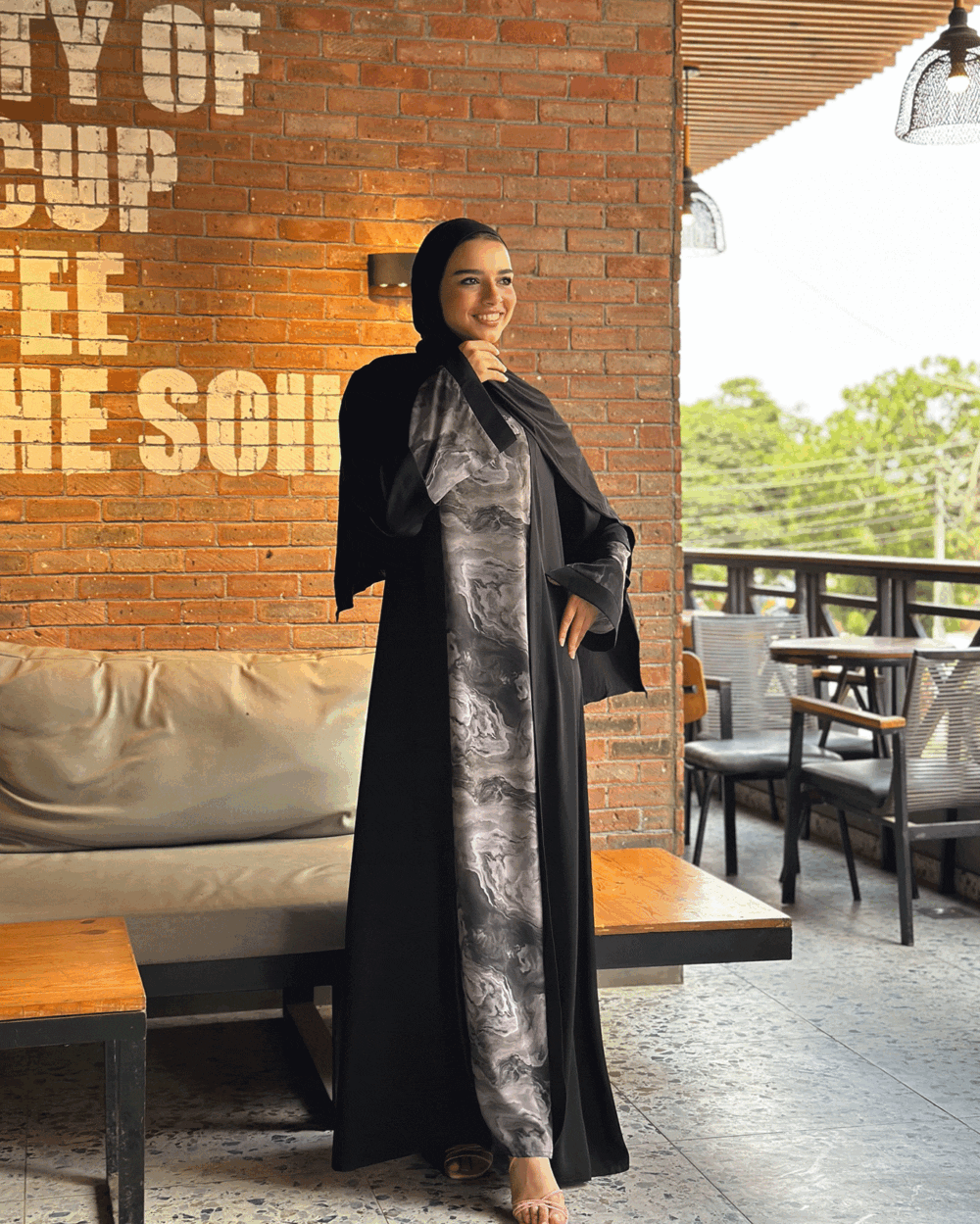 عبايات أنيقة للسهرات