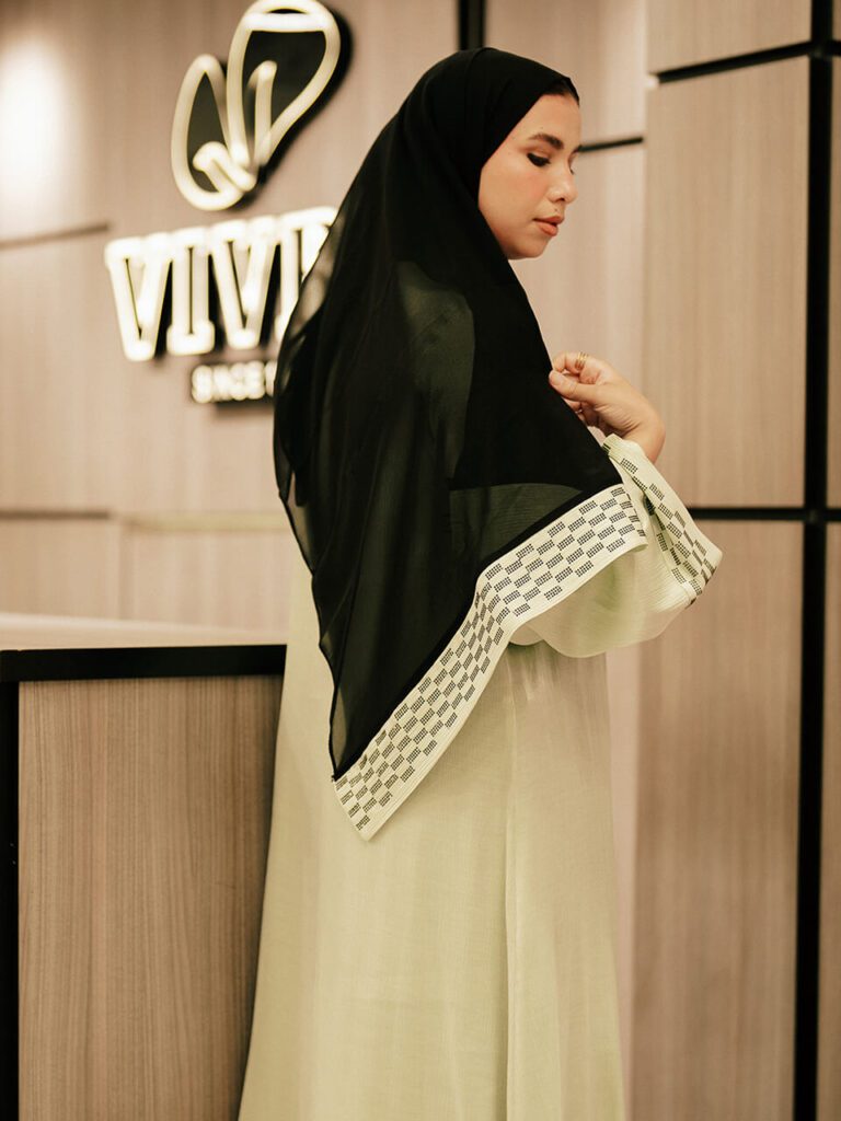 عبايات خليجية ملونة انستقرام