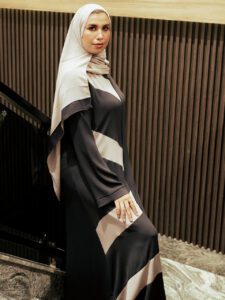 عبايات خروج شيك جدا للمحجبات