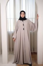 عبايات بأقمشة متعددة الطبقات