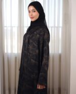 العبايات السوداء للسهرات